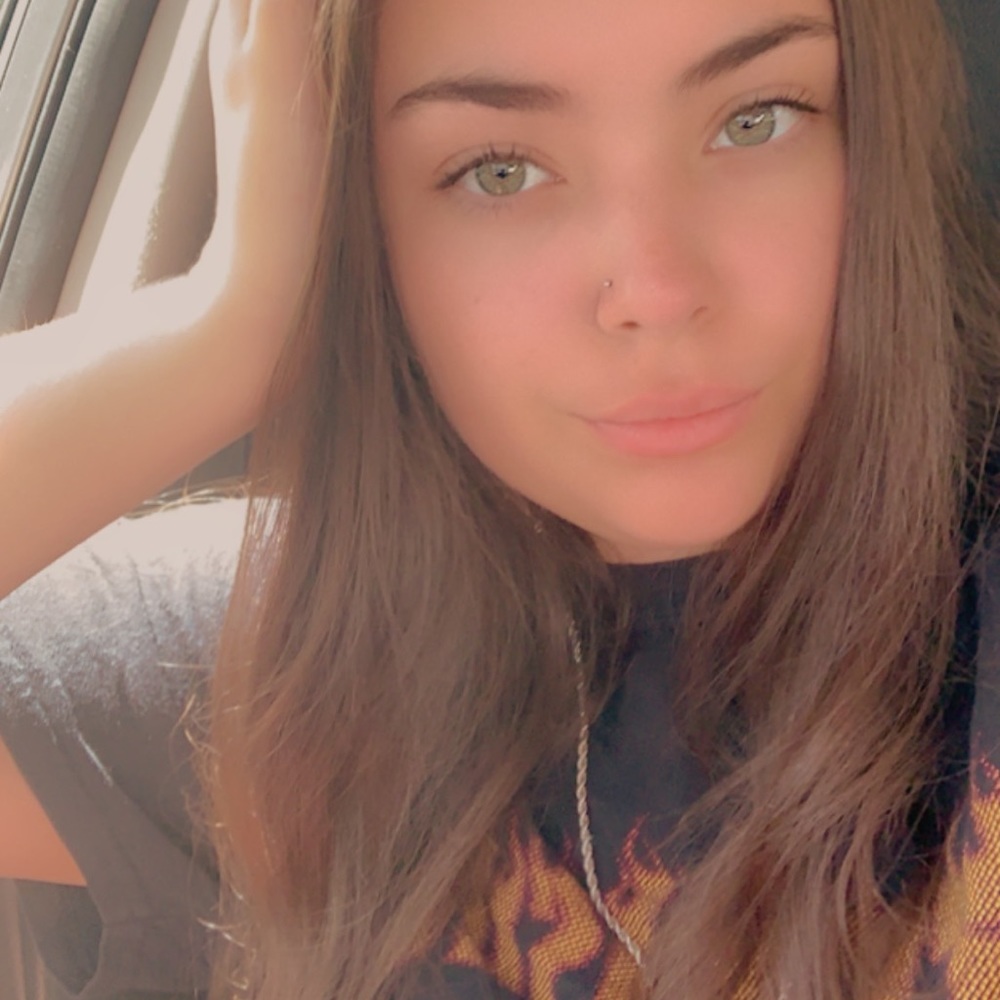 Meet your Posher, Annamaria